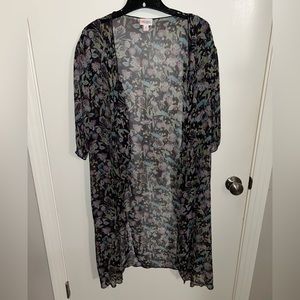 Lularoe Monroe kimono